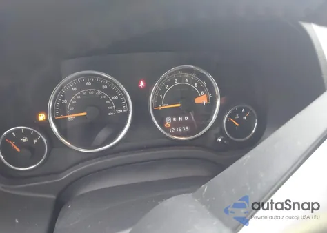 2015 Jeep Compass Latitude z USA, uszkodzony, nr VIN 1C4NJDEBXFD259374